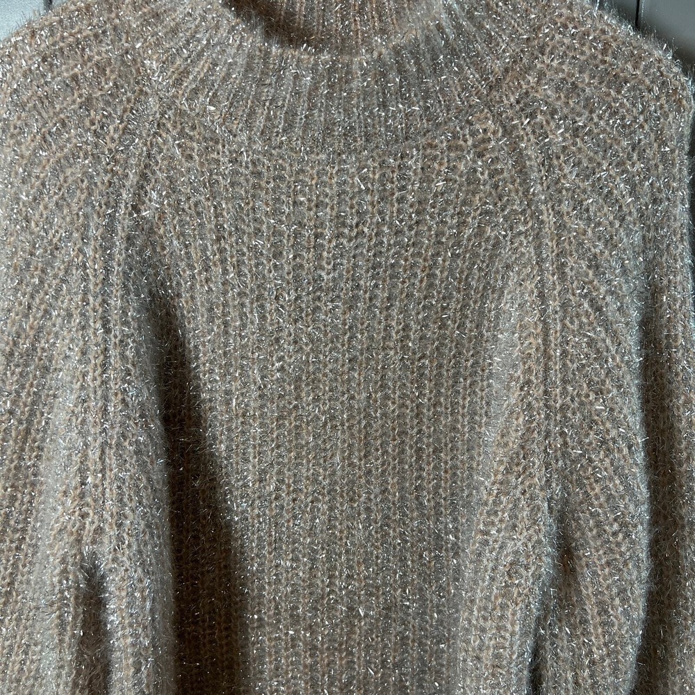 See‎ and Be Seen Women's Silver Metallic and Tan Eyelash Sweater Size L NEW - Picture 2 of 8